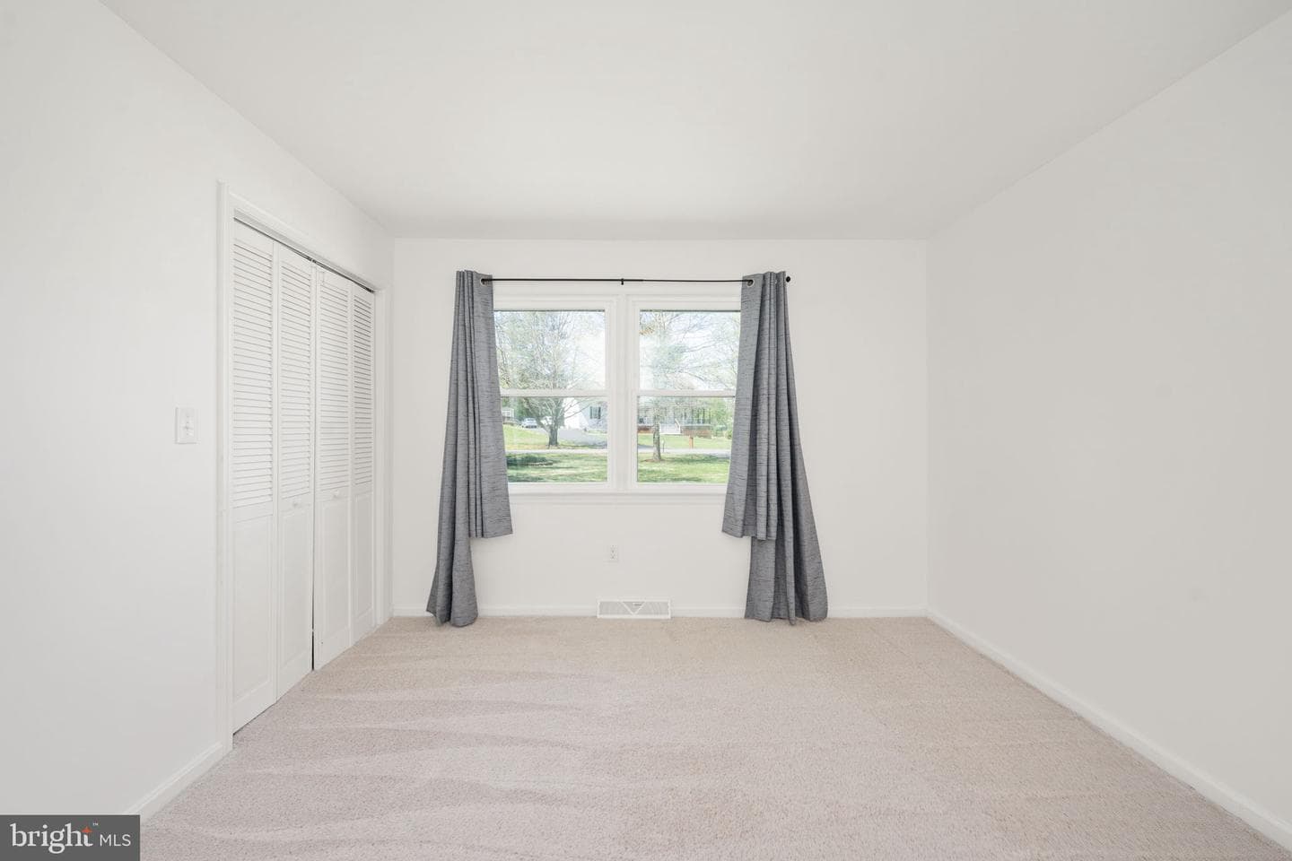 18493 Colonial Drive photo 32