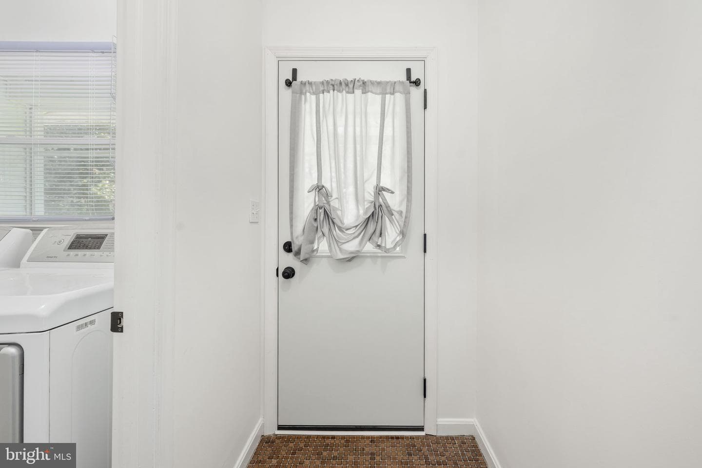 18493 Colonial Drive photo 48