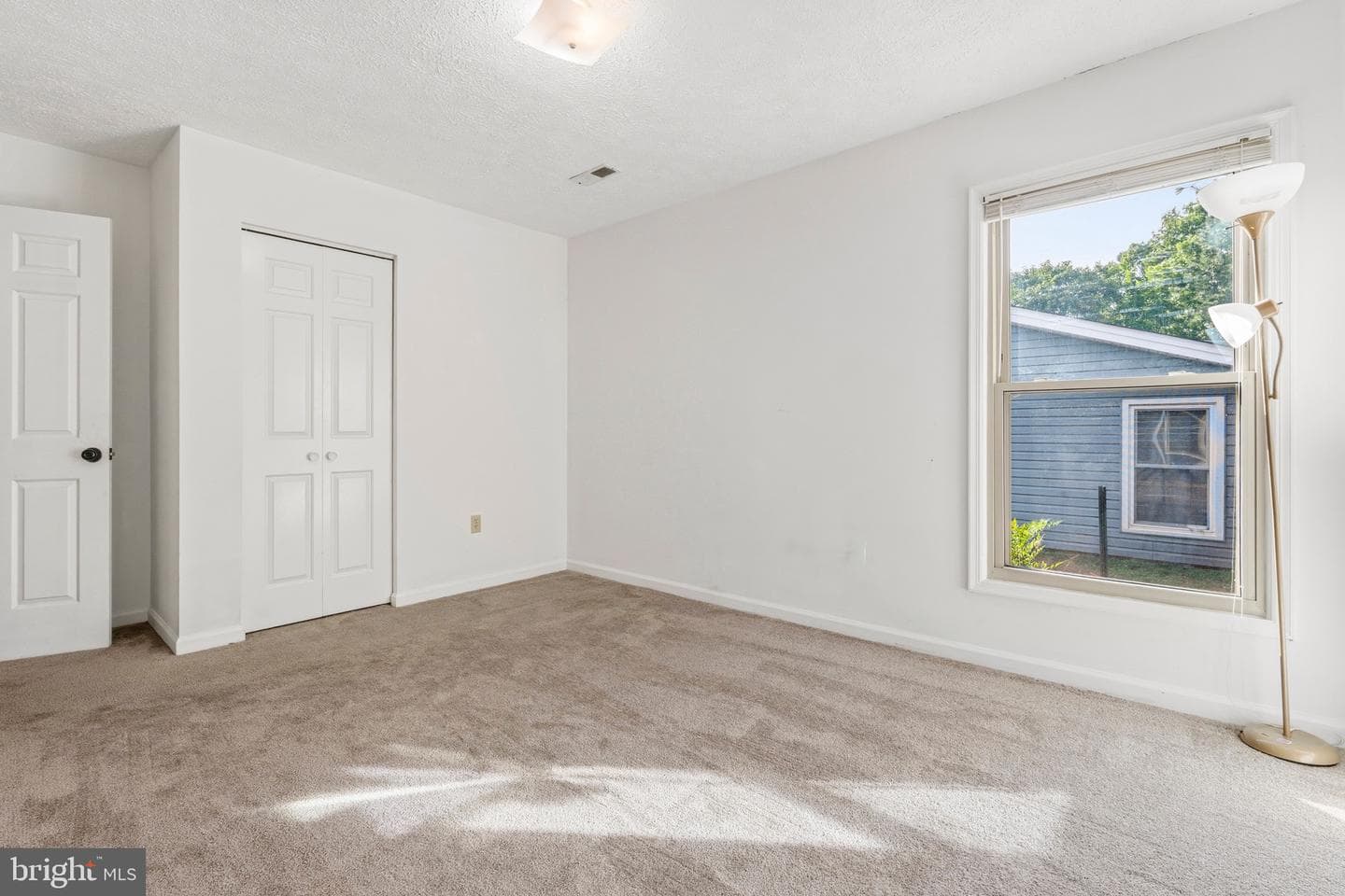 588 Meadowbrook Drive photo 11