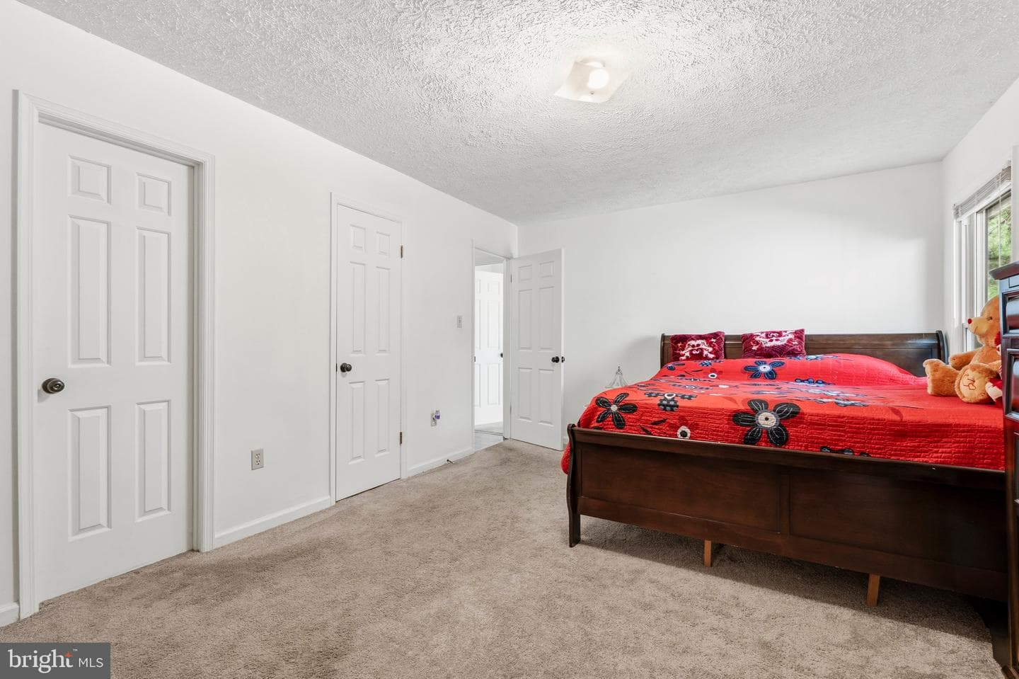 588 Meadowbrook Drive photo 12