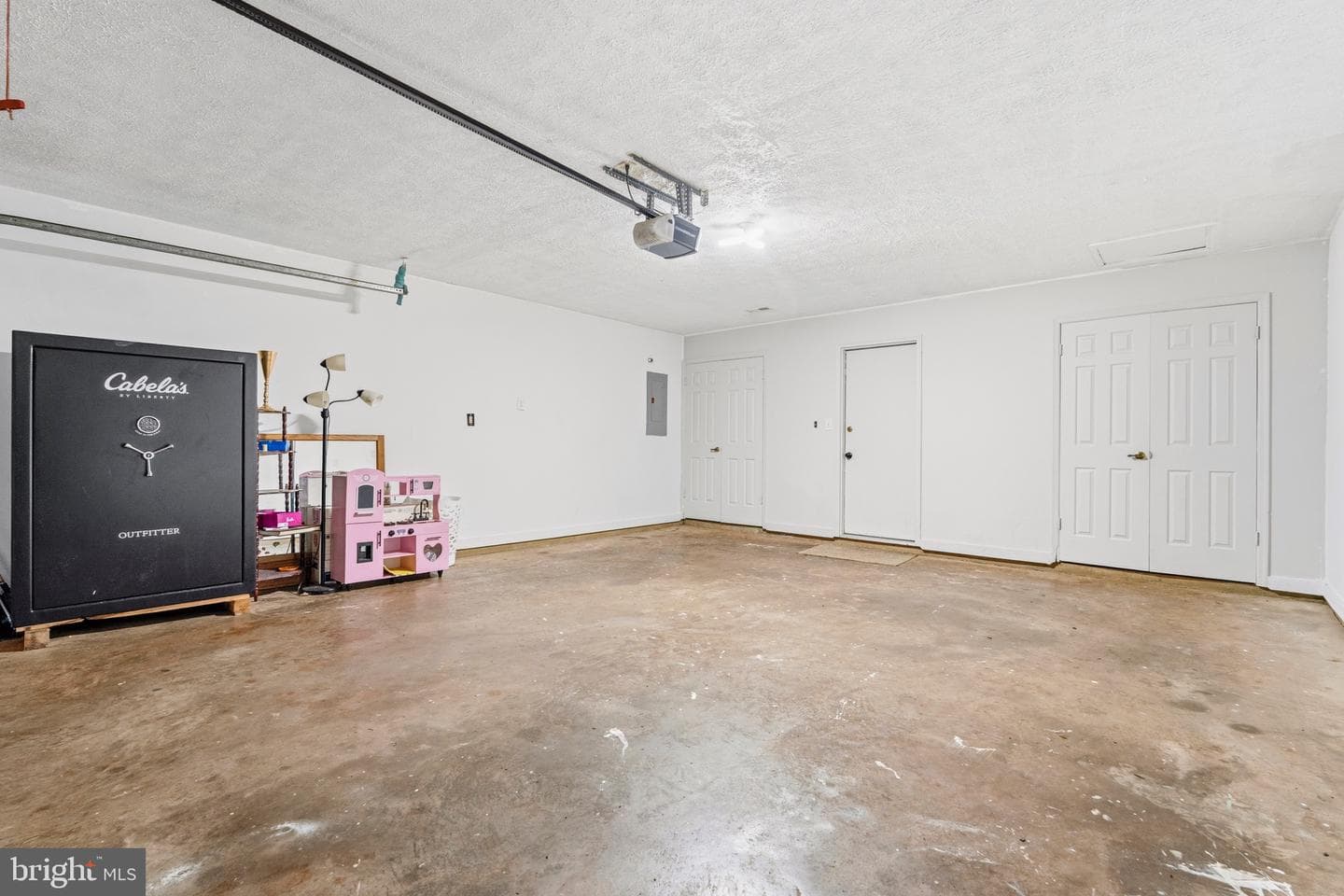 588 Meadowbrook Drive photo 15