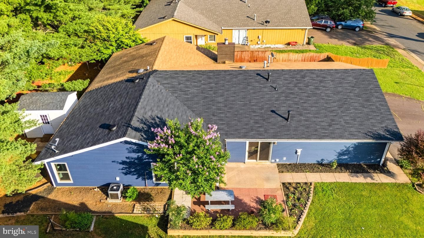 588 Meadowbrook Drive photo 3