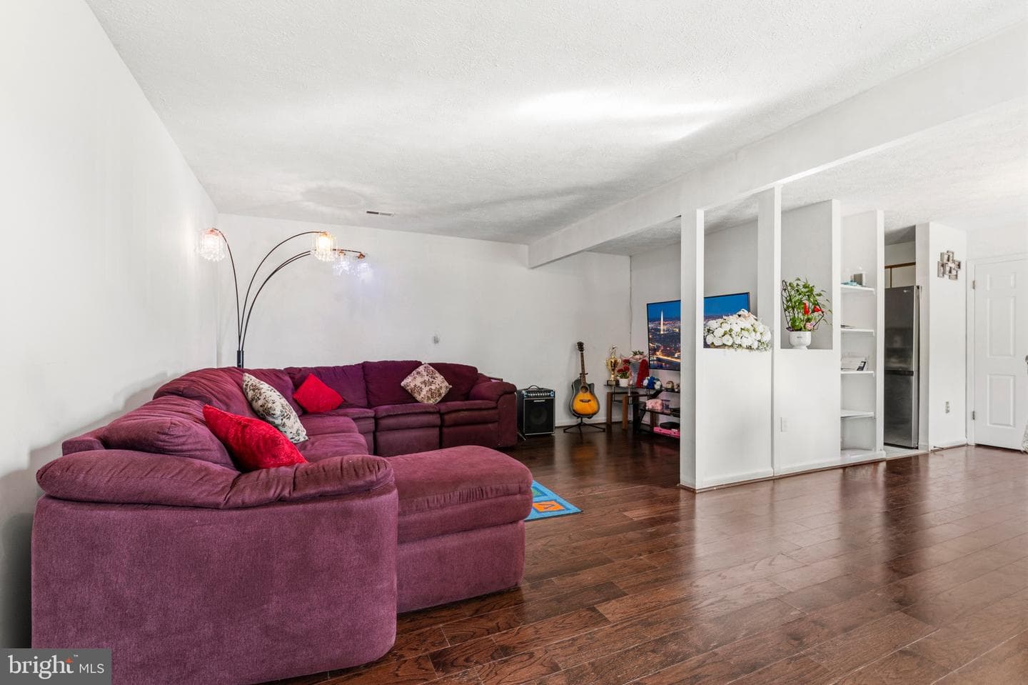 588 Meadowbrook Drive photo 4