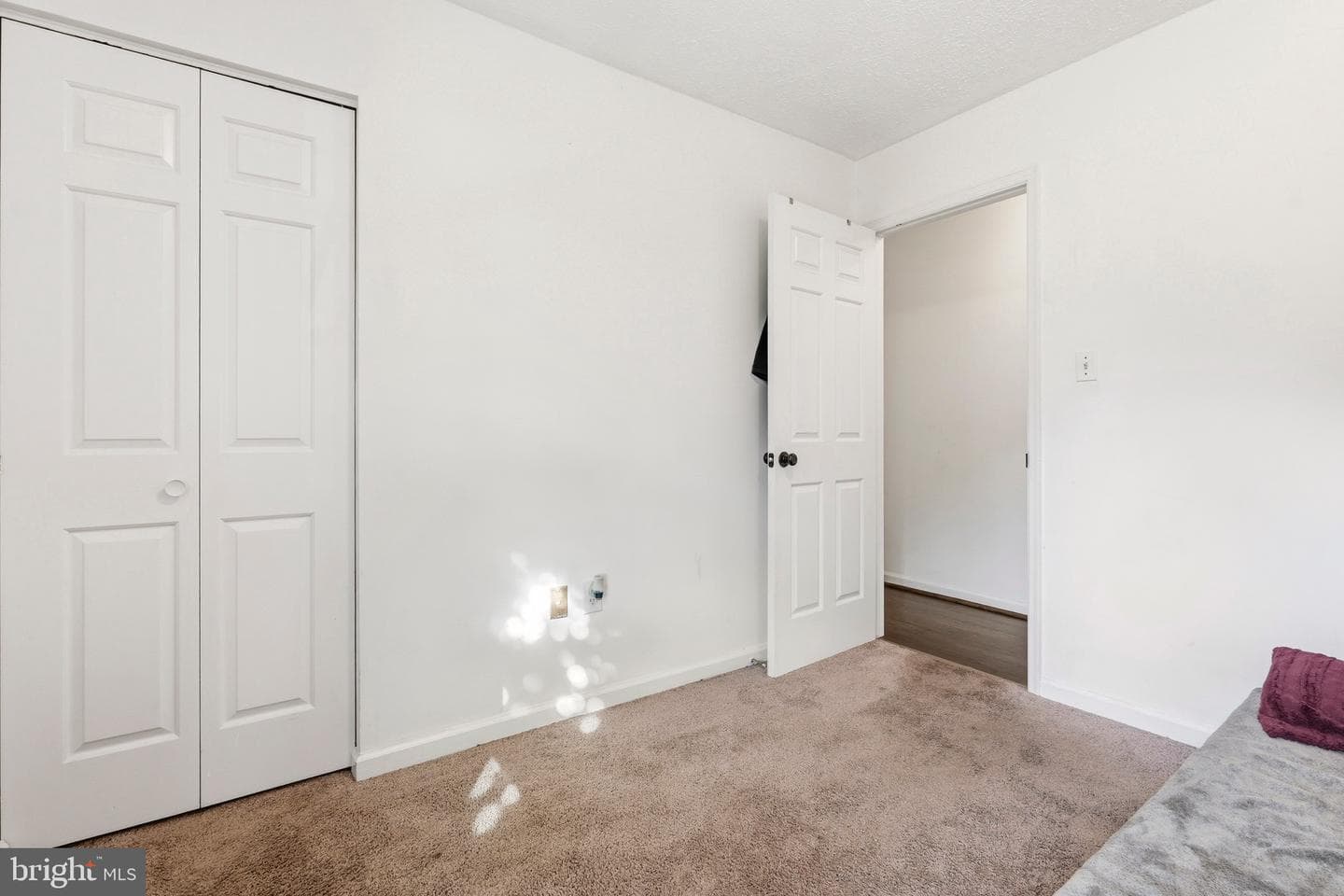 588 Meadowbrook Drive photo 9
