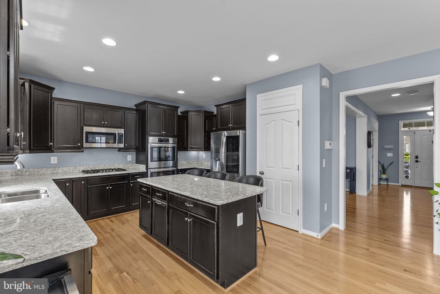 1705 Magnolia Circle photo 3