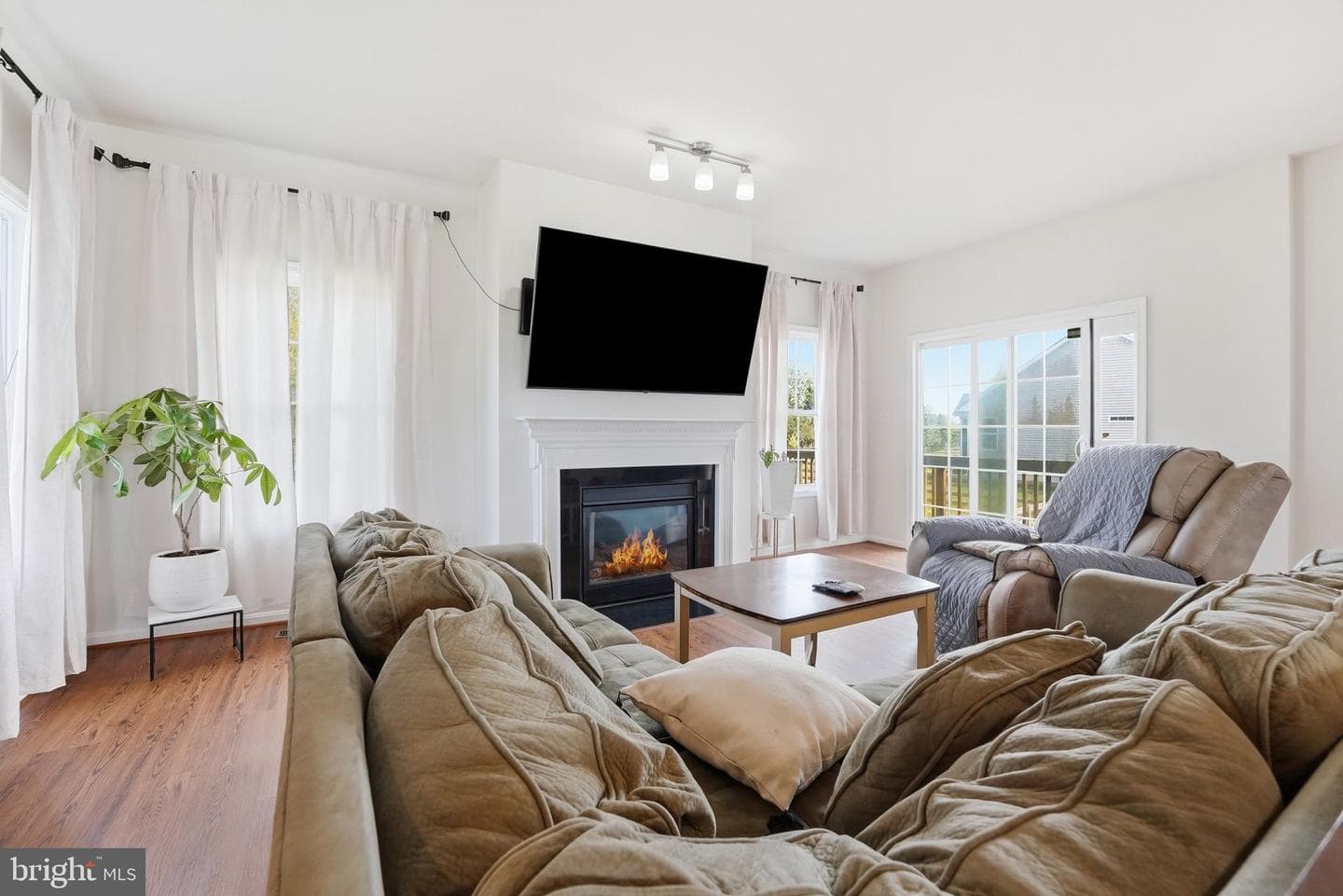 15020 North Ridge Boulevard photo 19
