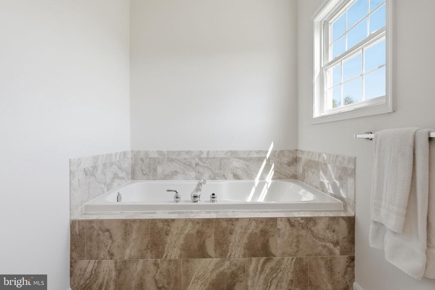15020 North Ridge Boulevard photo 35