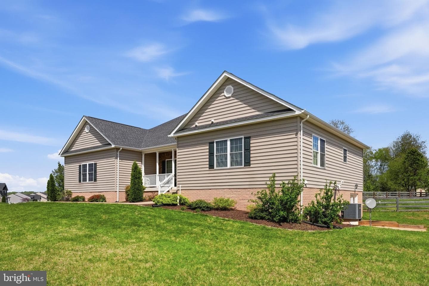 15020 North Ridge Boulevard photo 7