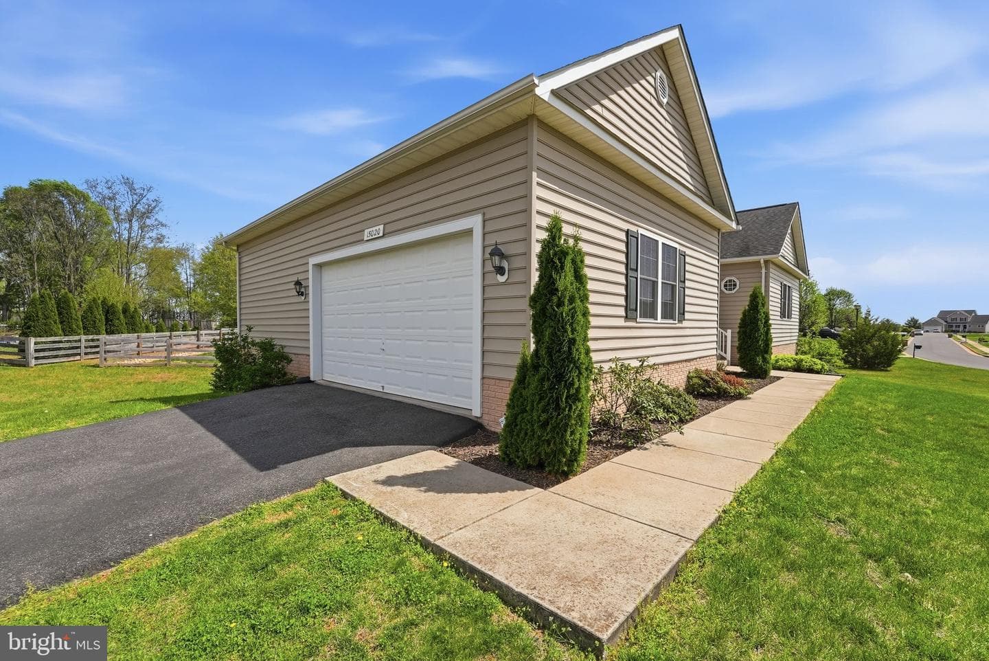 15020 North Ridge Boulevard photo 9