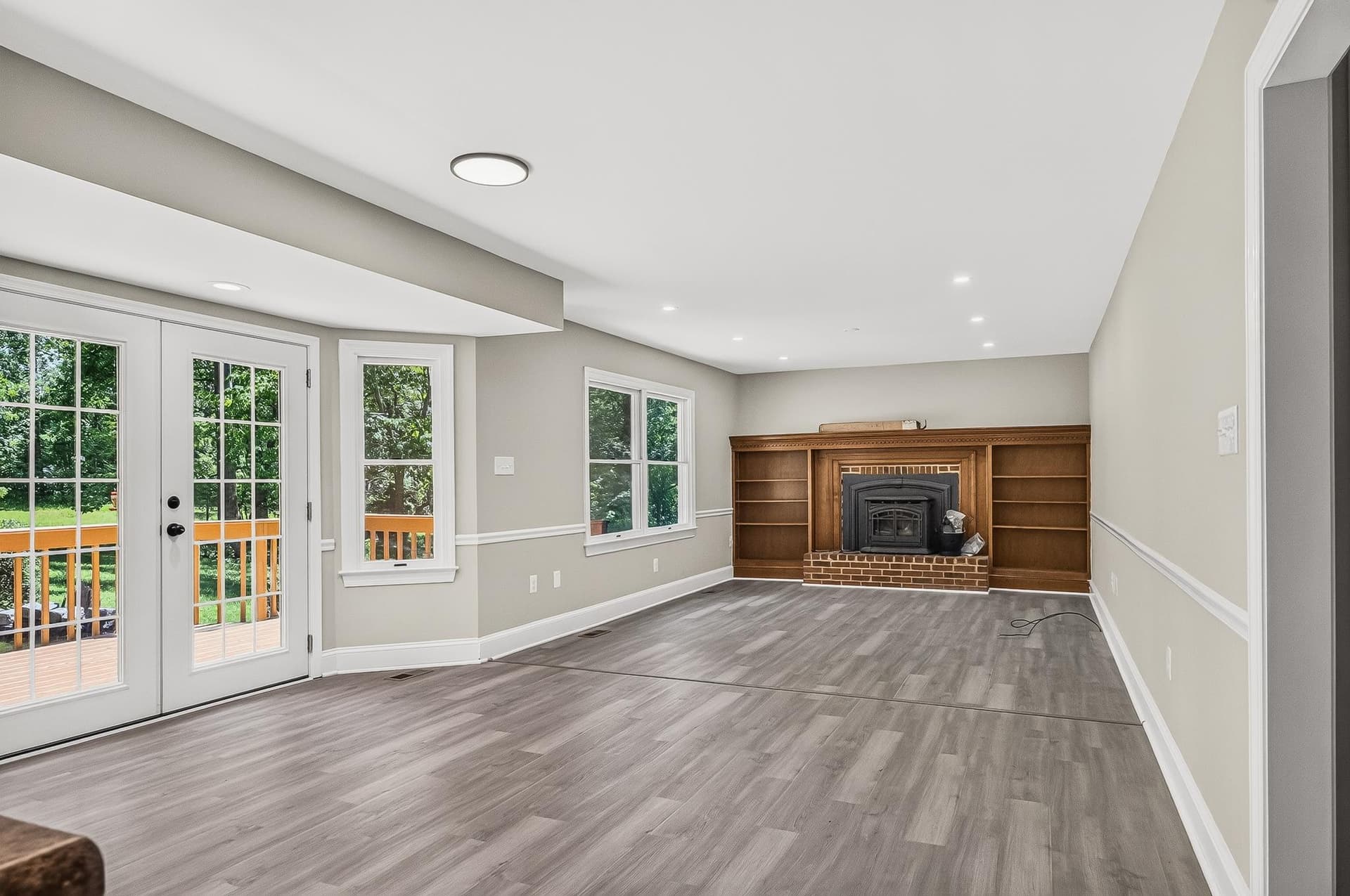 5645 Countryside Circle photo 16