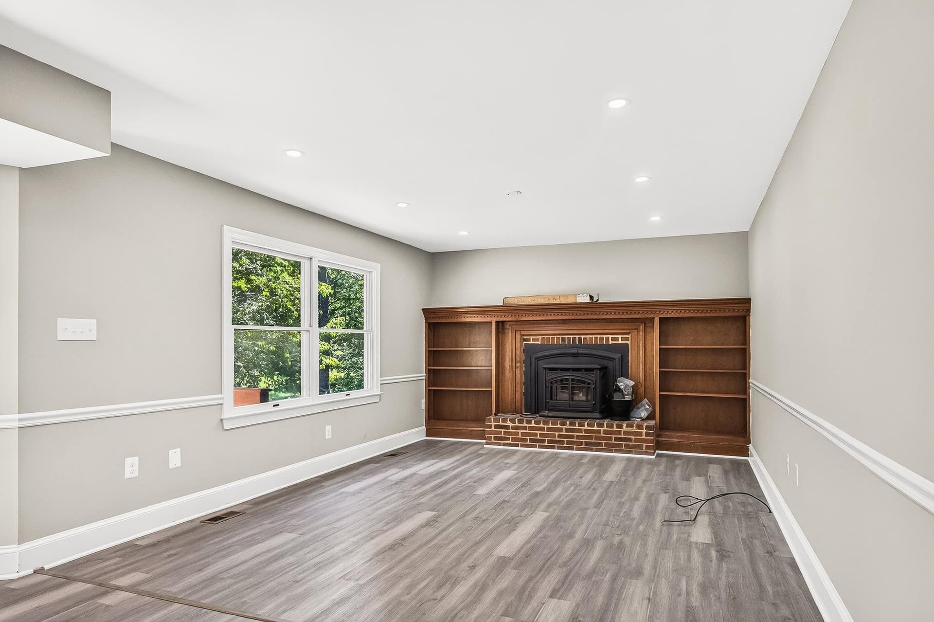5645 Countryside Circle photo 17