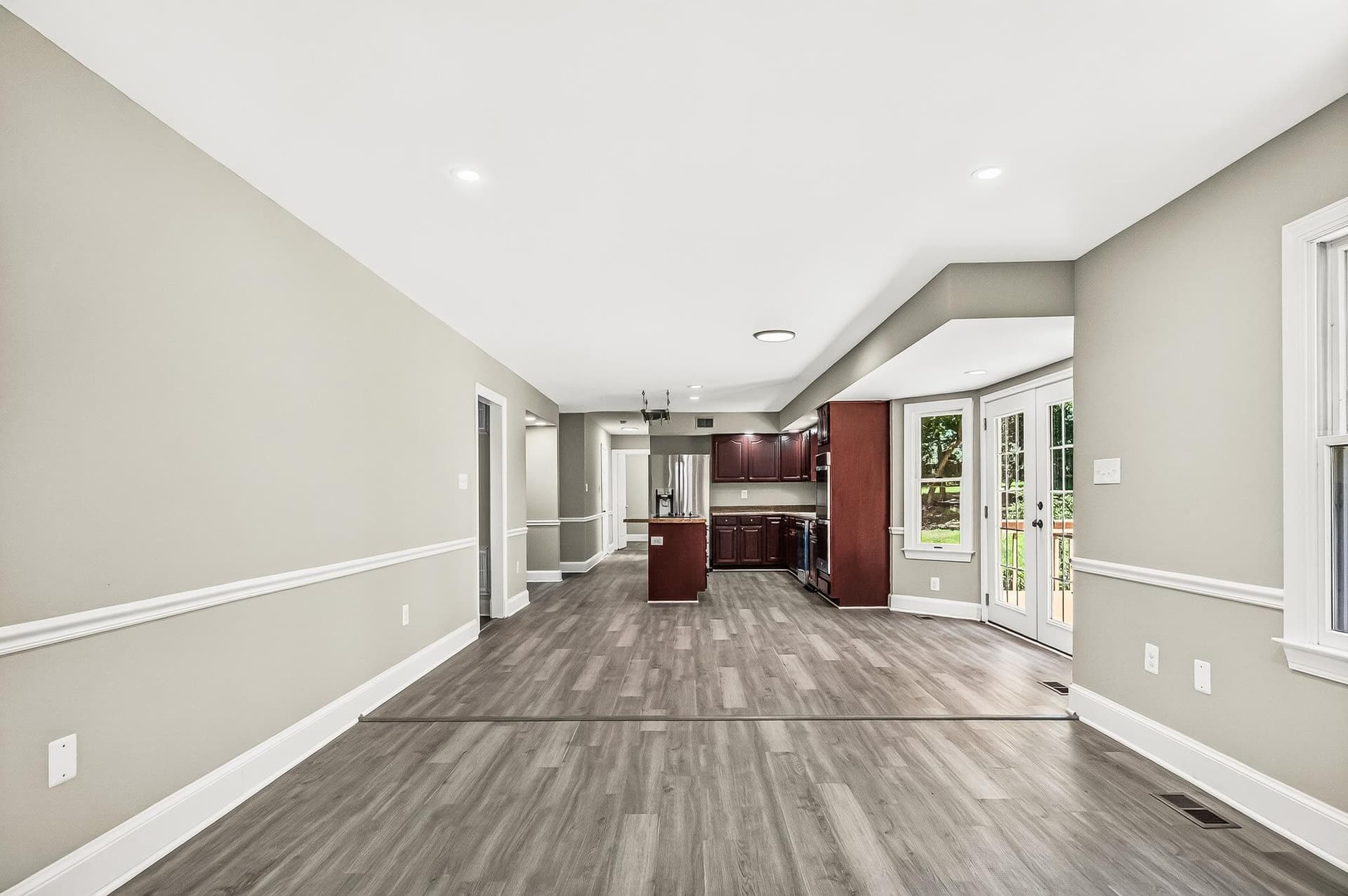 5645 Countryside Circle photo 19