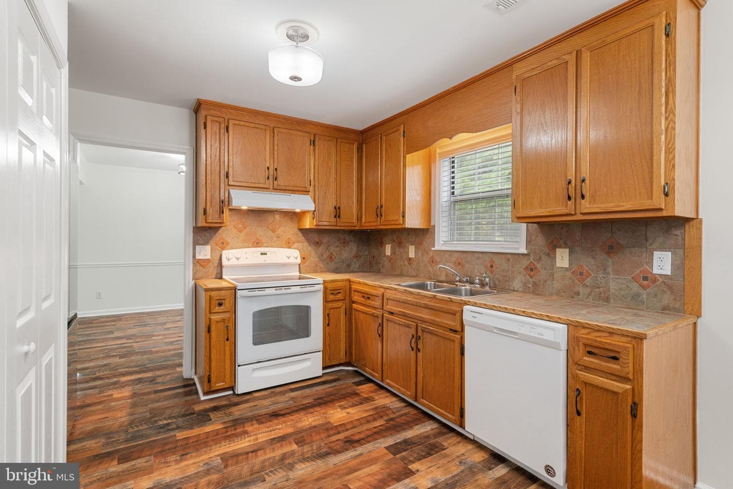 2309 Maplewood photo 18