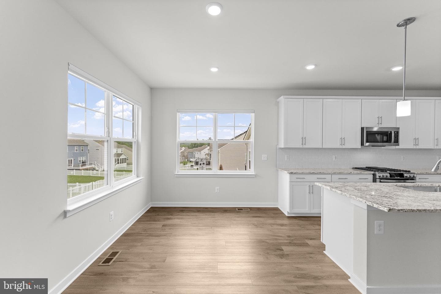 2047 Armstrong Terrace photo 13