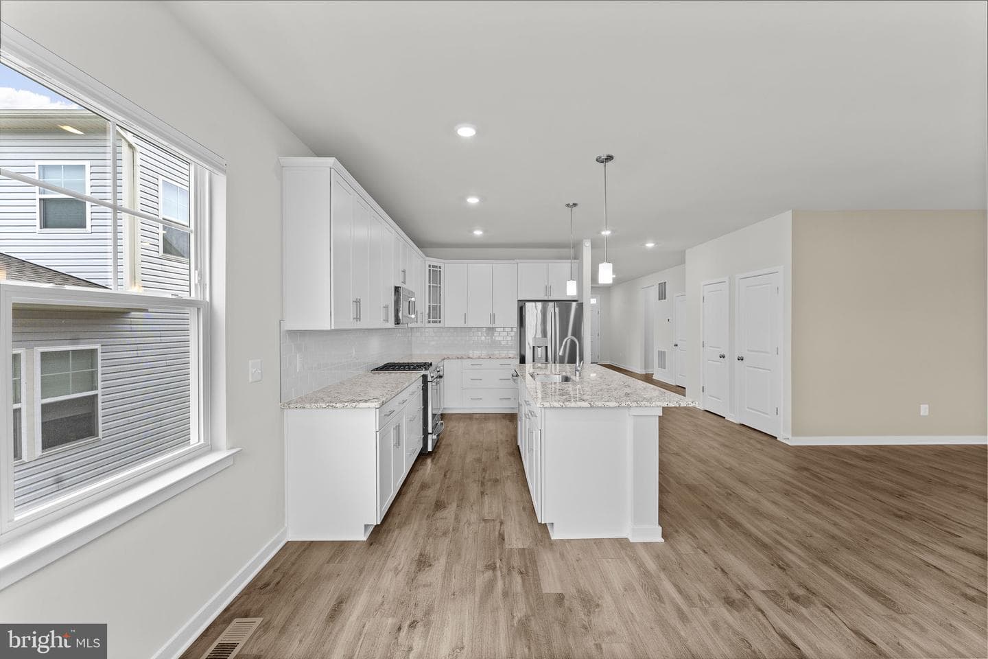 2047 Armstrong Terrace photo 14