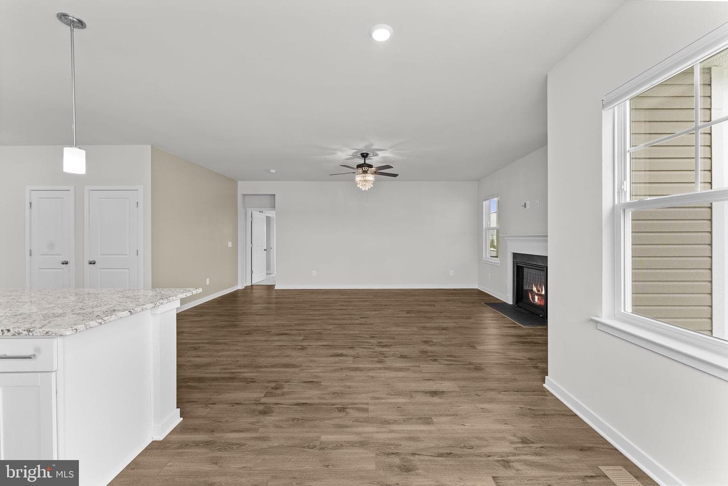 2047 Armstrong Terrace photo 16
