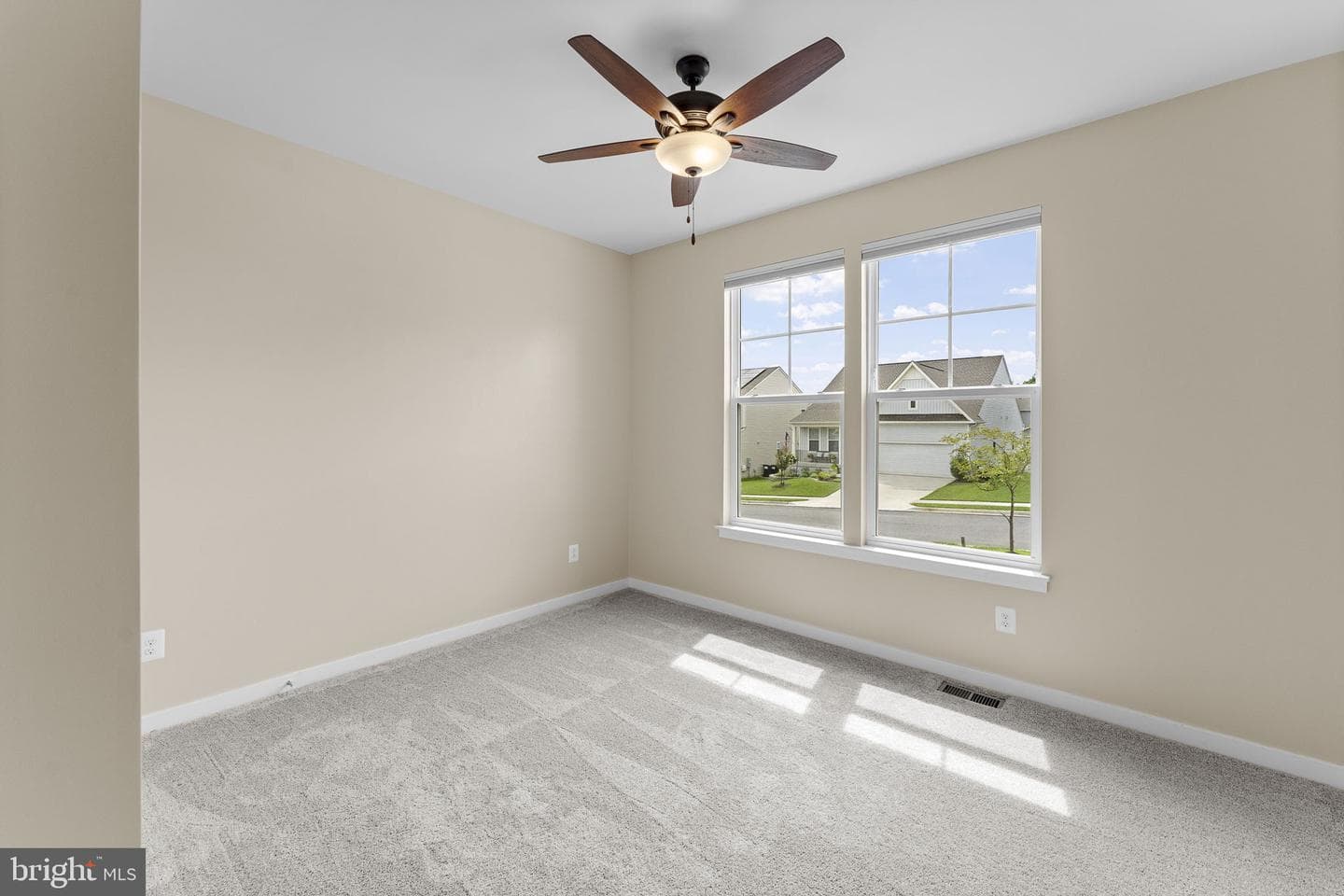 2047 Armstrong Terrace photo 28