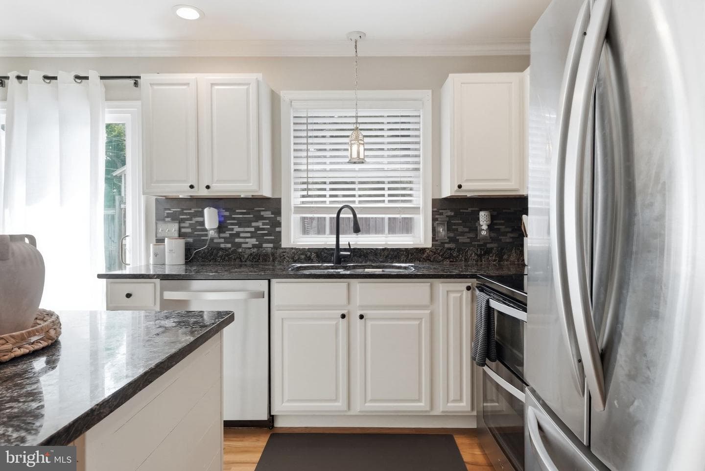 303 W Park Avenue photo 11