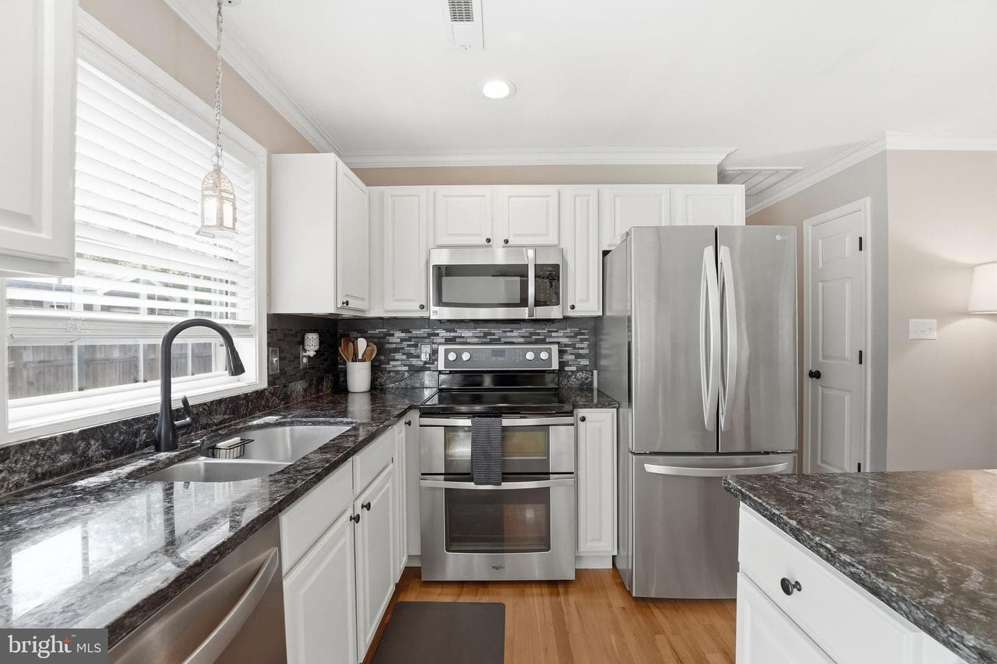 303 W Park Avenue photo 12