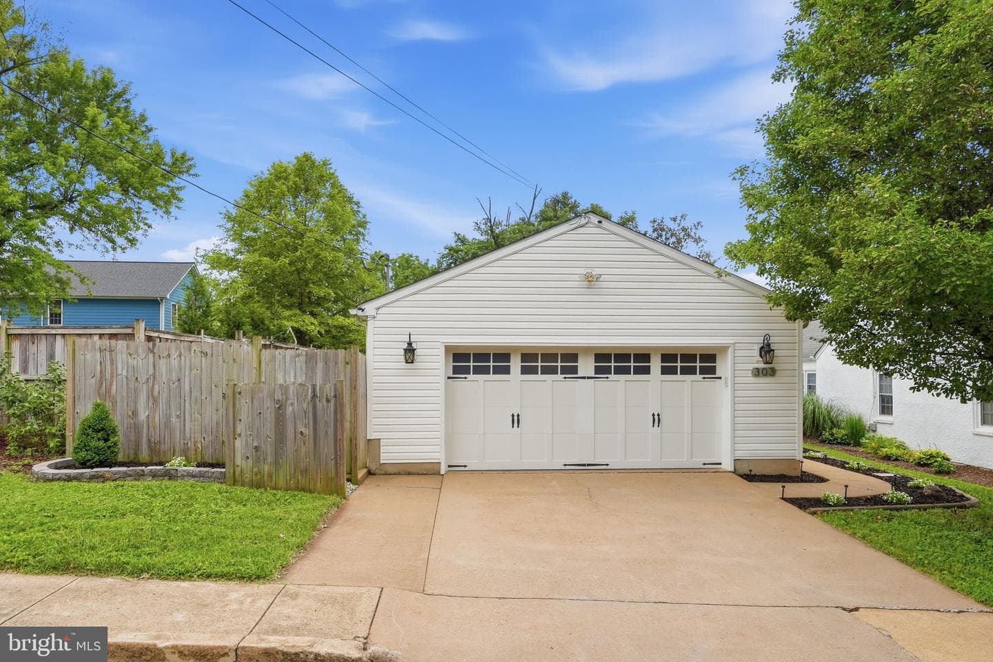 303 W Park Avenue photo 3