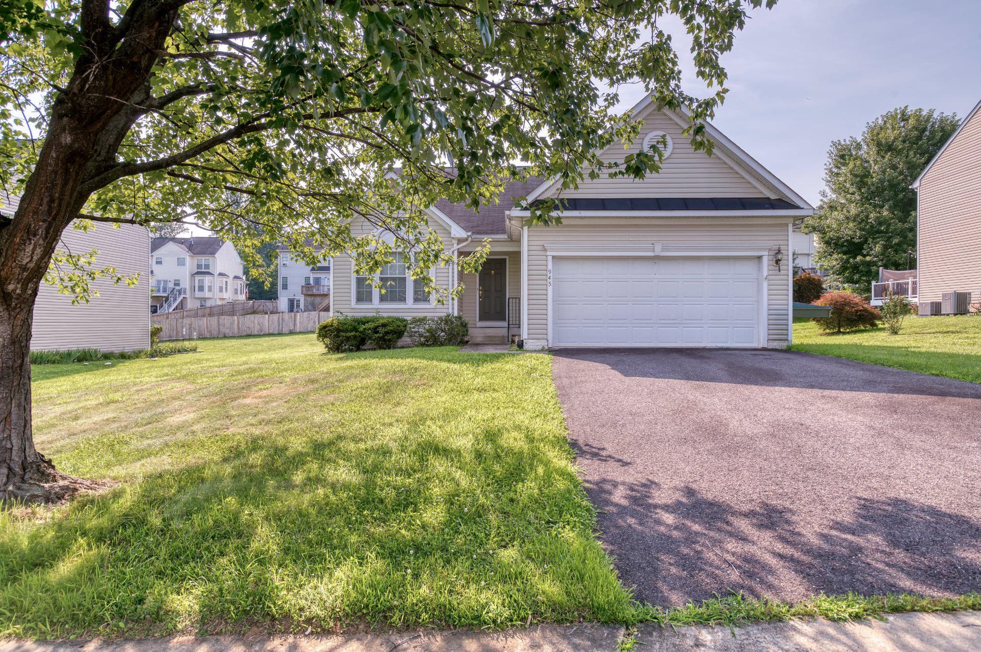945 Riverdale Circle photo 1