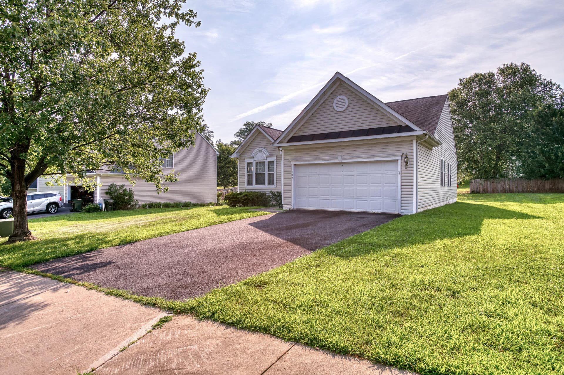 945 Riverdale Circle photo 2