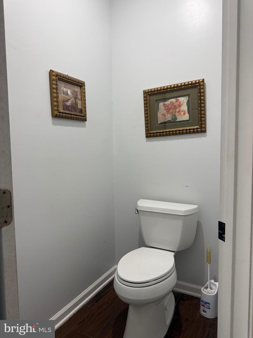 121 King Edward Court photo 33