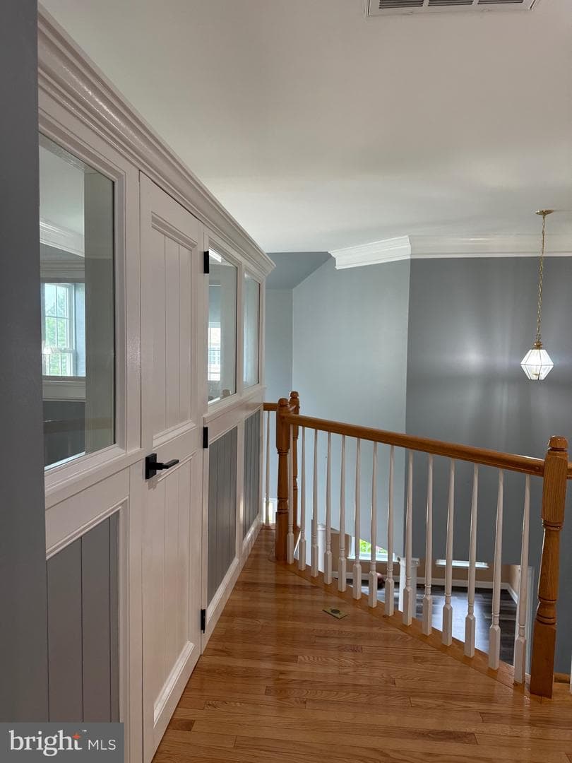 121 King Edward Court photo 37