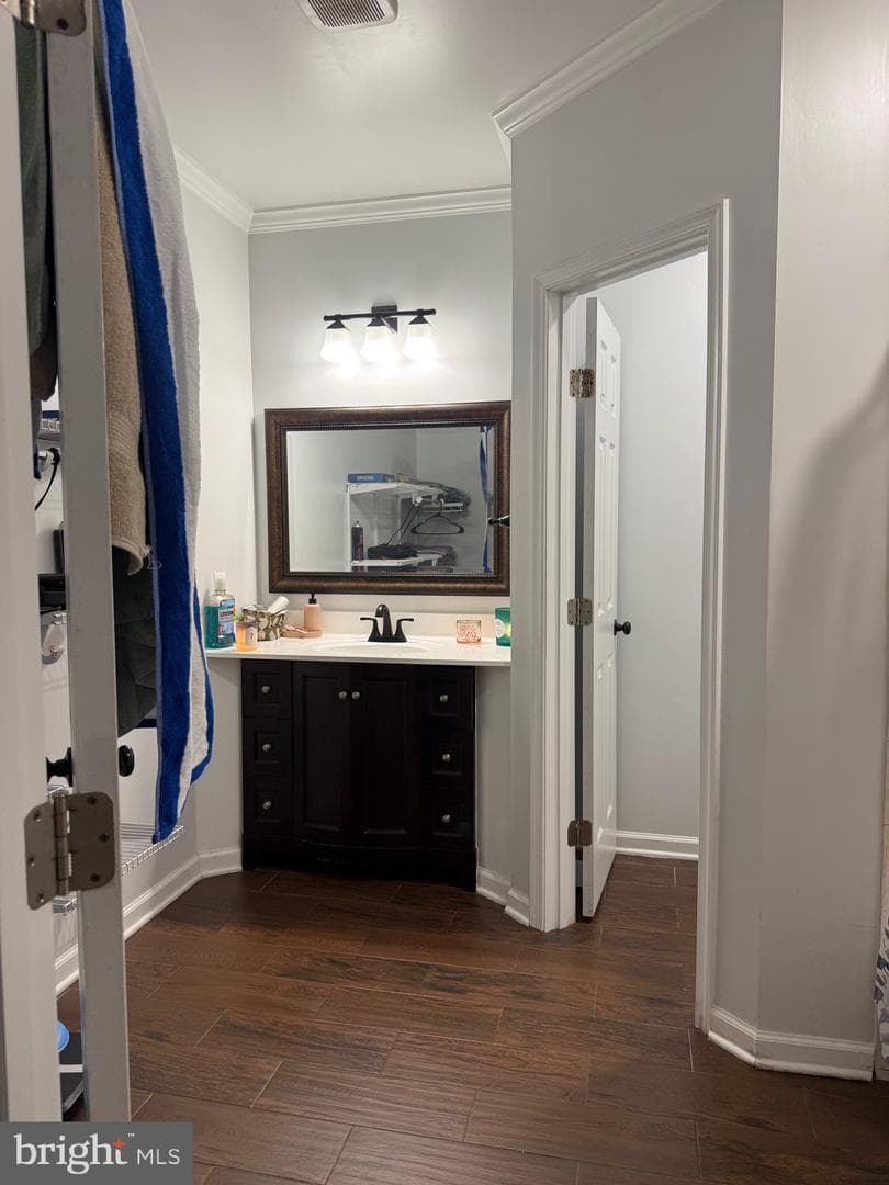 121 King Edward Court photo 40