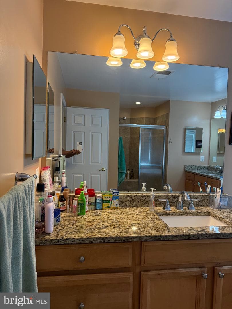 121 King Edward Court photo 47