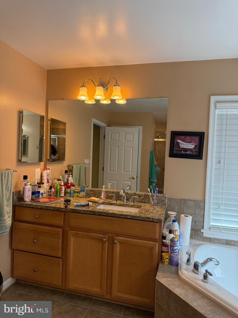 121 King Edward Court photo 48