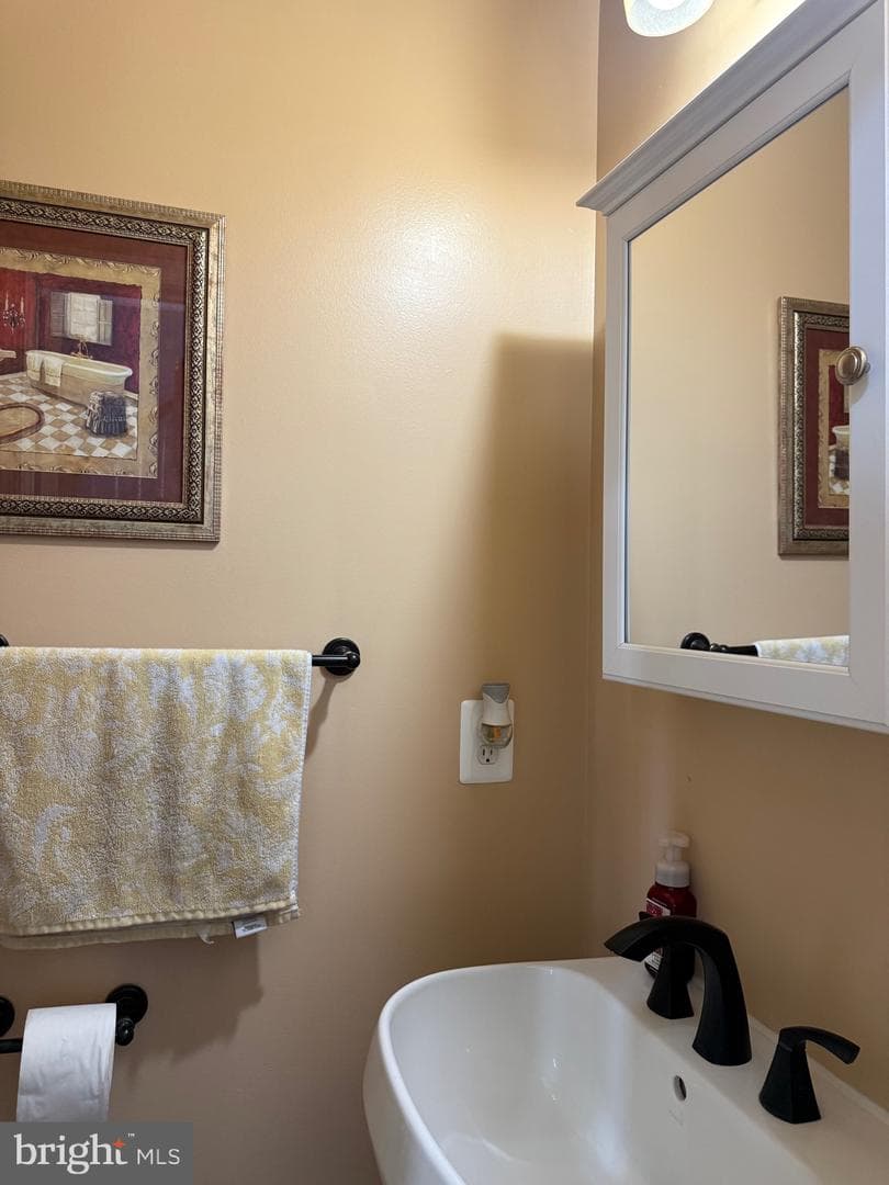 121 King Edward Court photo 64
