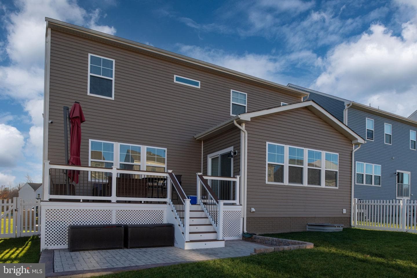 2083 Armstrong Terrace photo 6