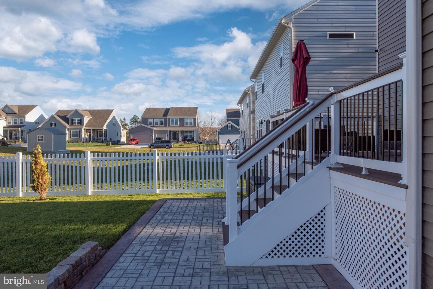 2083 Armstrong Terrace photo 8