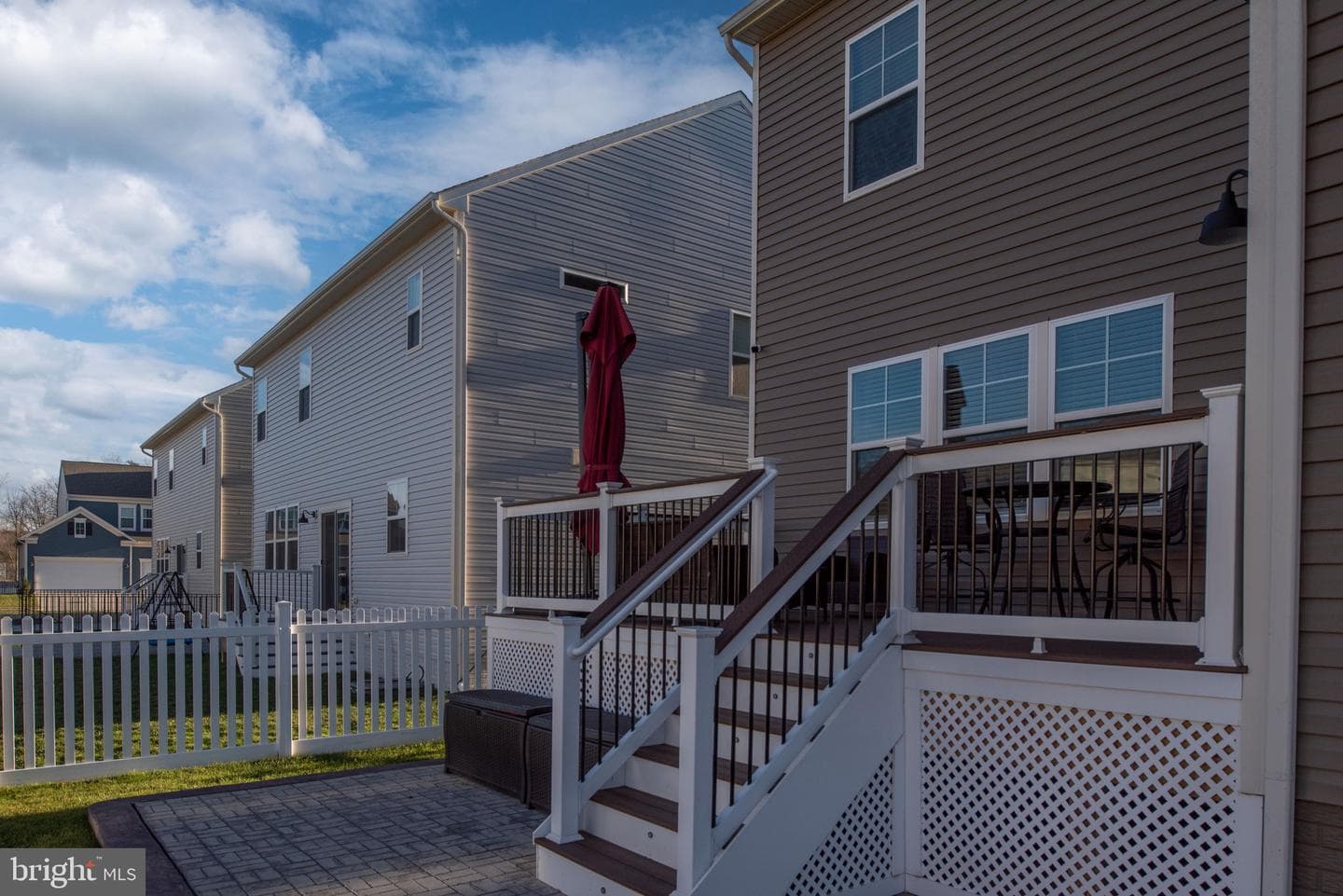 2083 Armstrong Terrace photo 9