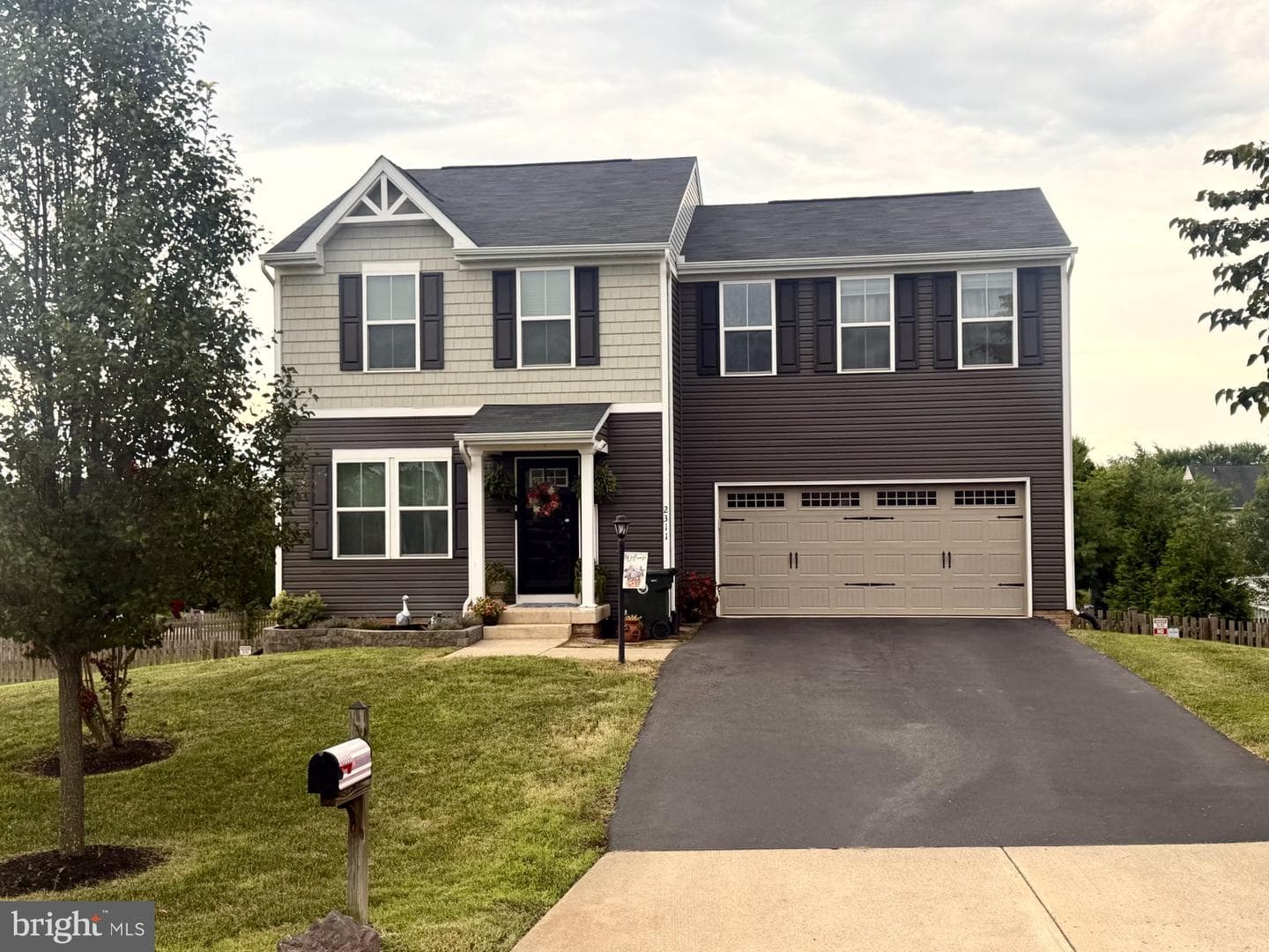 2311 Butternut photo 1