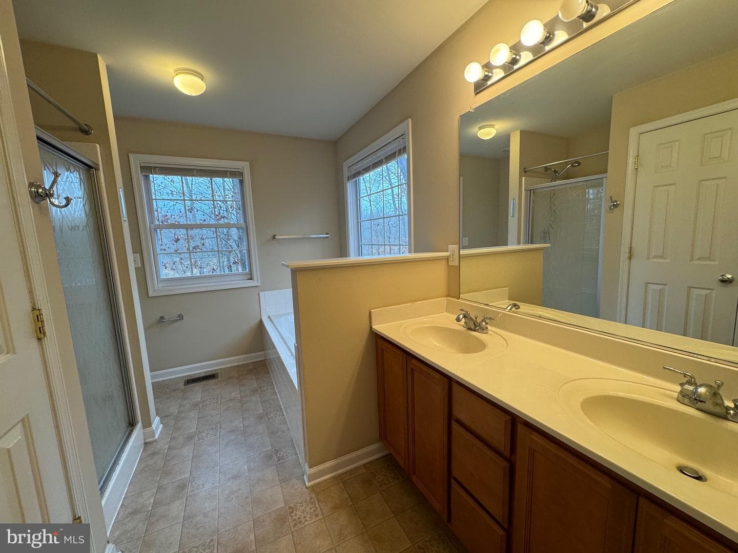 811 Campers Lane photo 23