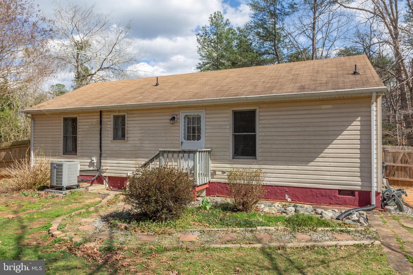 215 Marday Drive photo 32