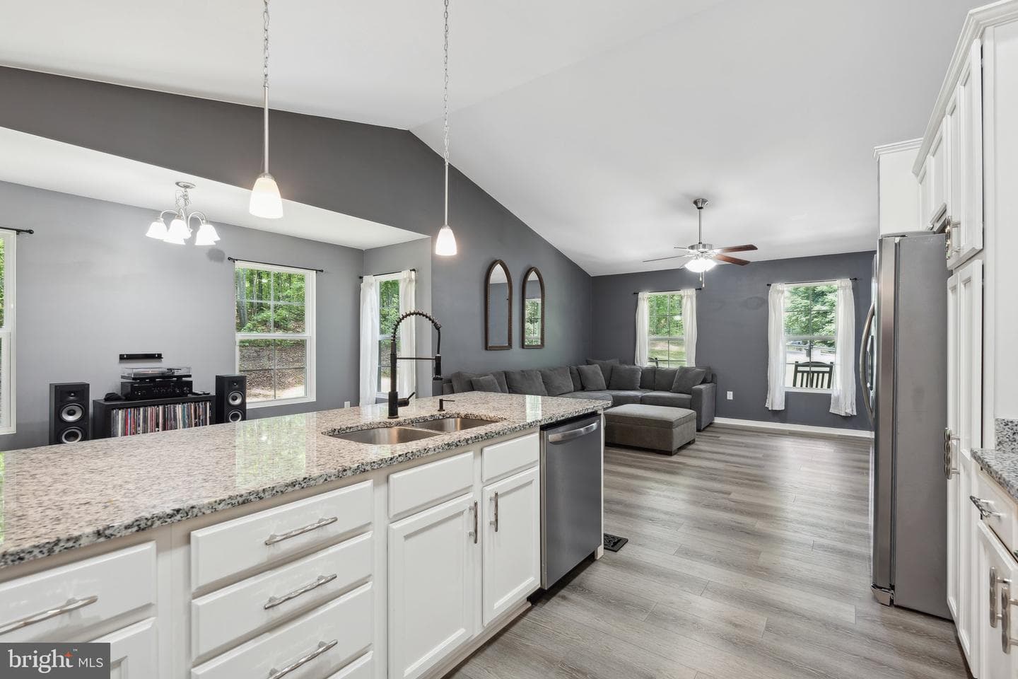 1001 Swan Lane photo 10