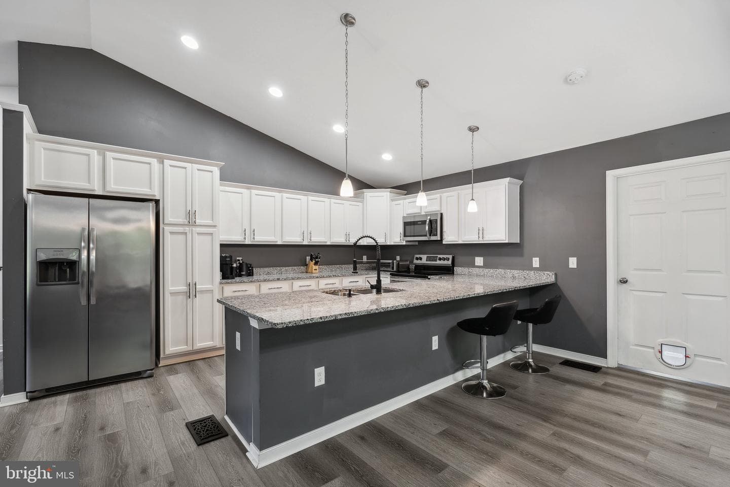 1001 Swan Lane photo 6