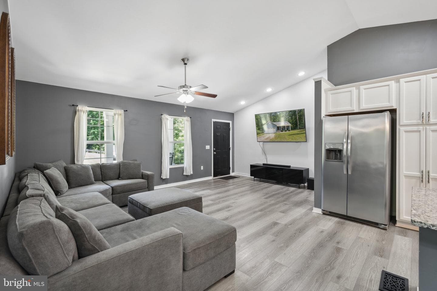 1001 Swan Lane photo 7