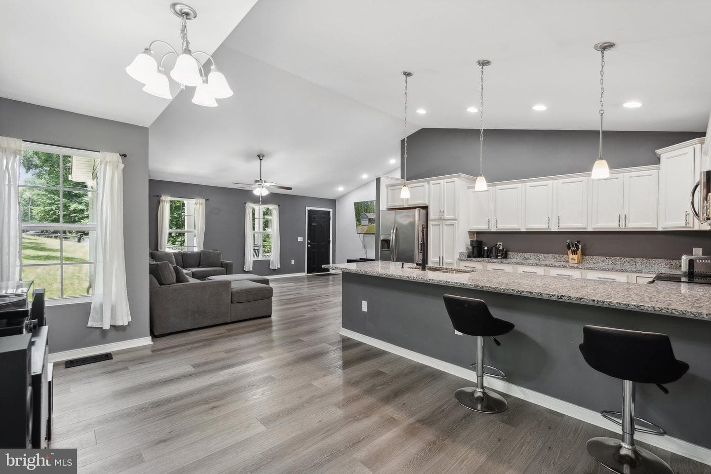 1001 Swan Lane photo 9