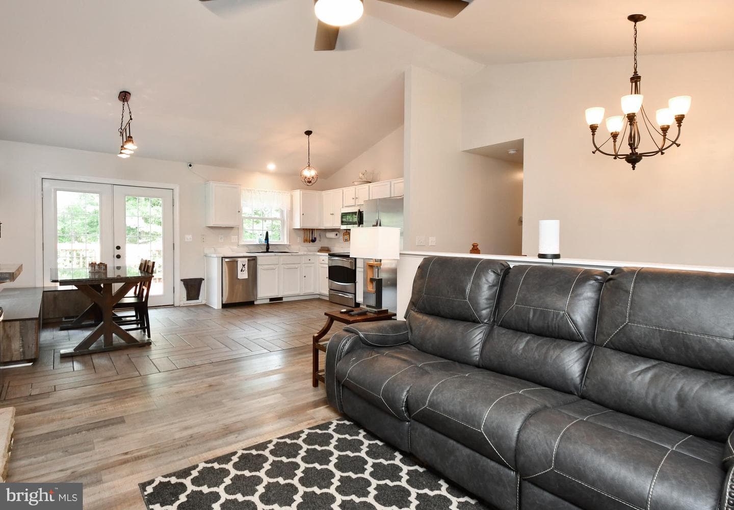 105 Needwood Drive photo 4