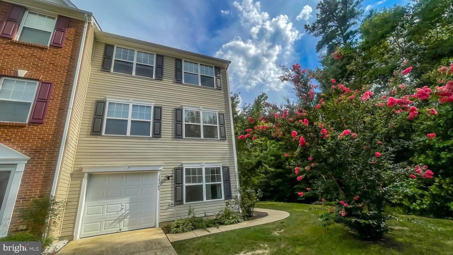 18368 Democracy Avenue photo 3