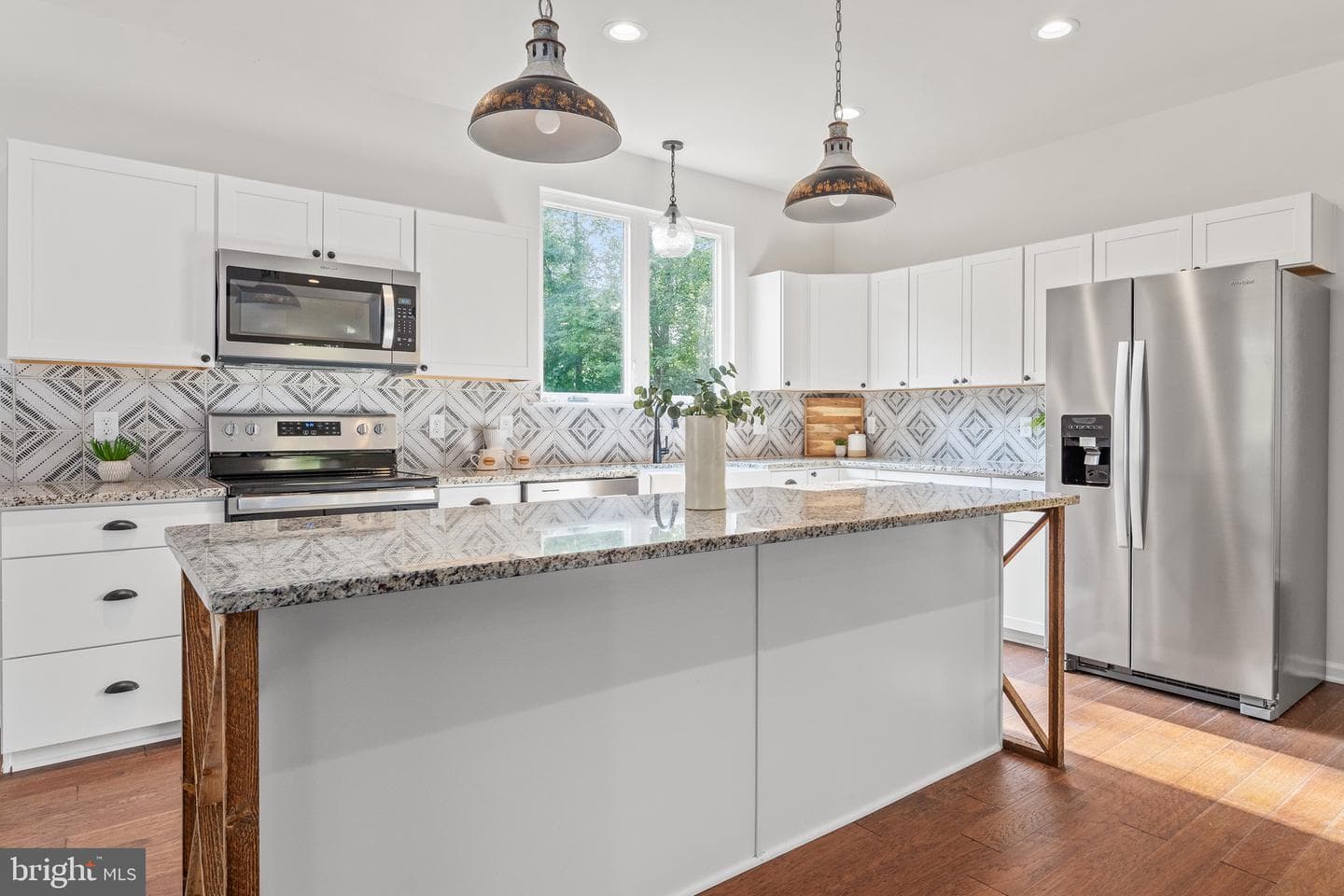11485 Brown Lane photo 4