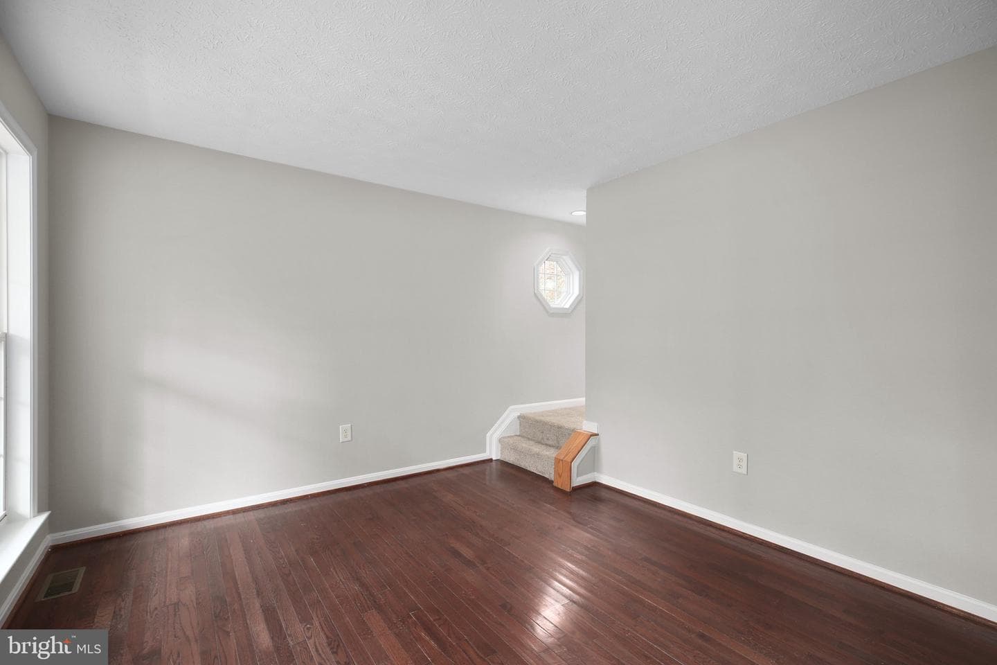 687 Welsh Drive photo 13