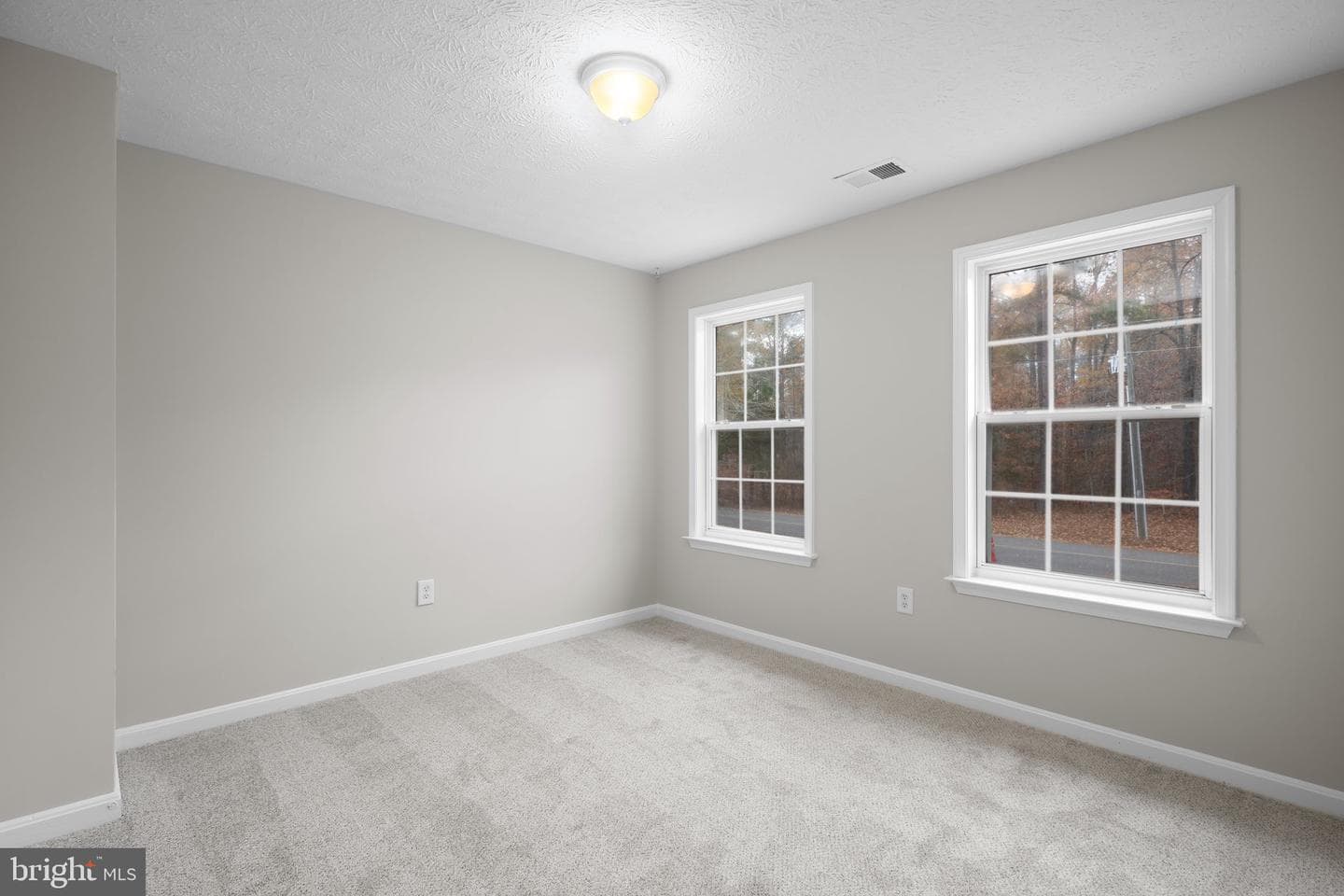 687 Welsh Drive photo 17