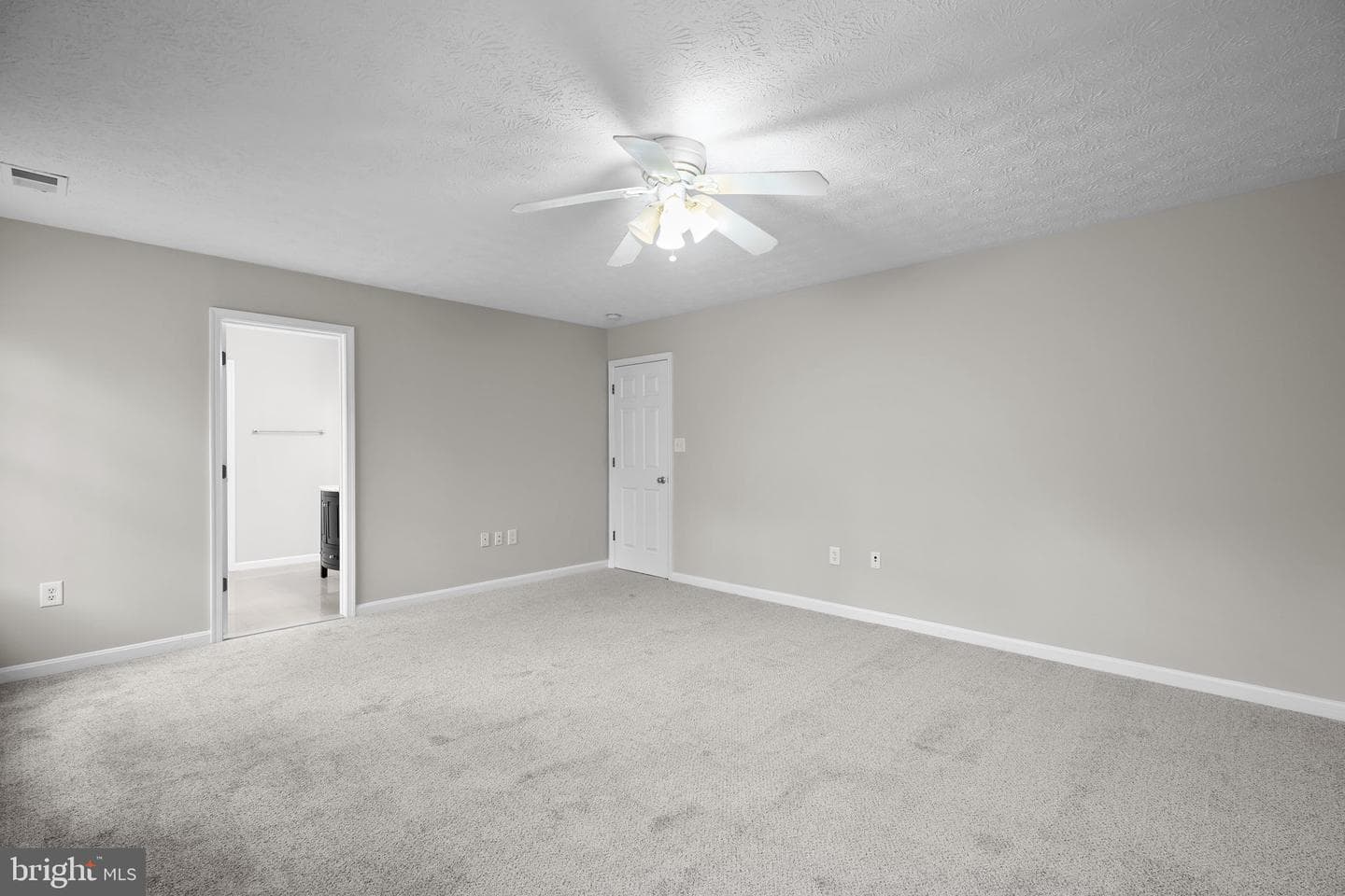 687 Welsh Drive photo 19