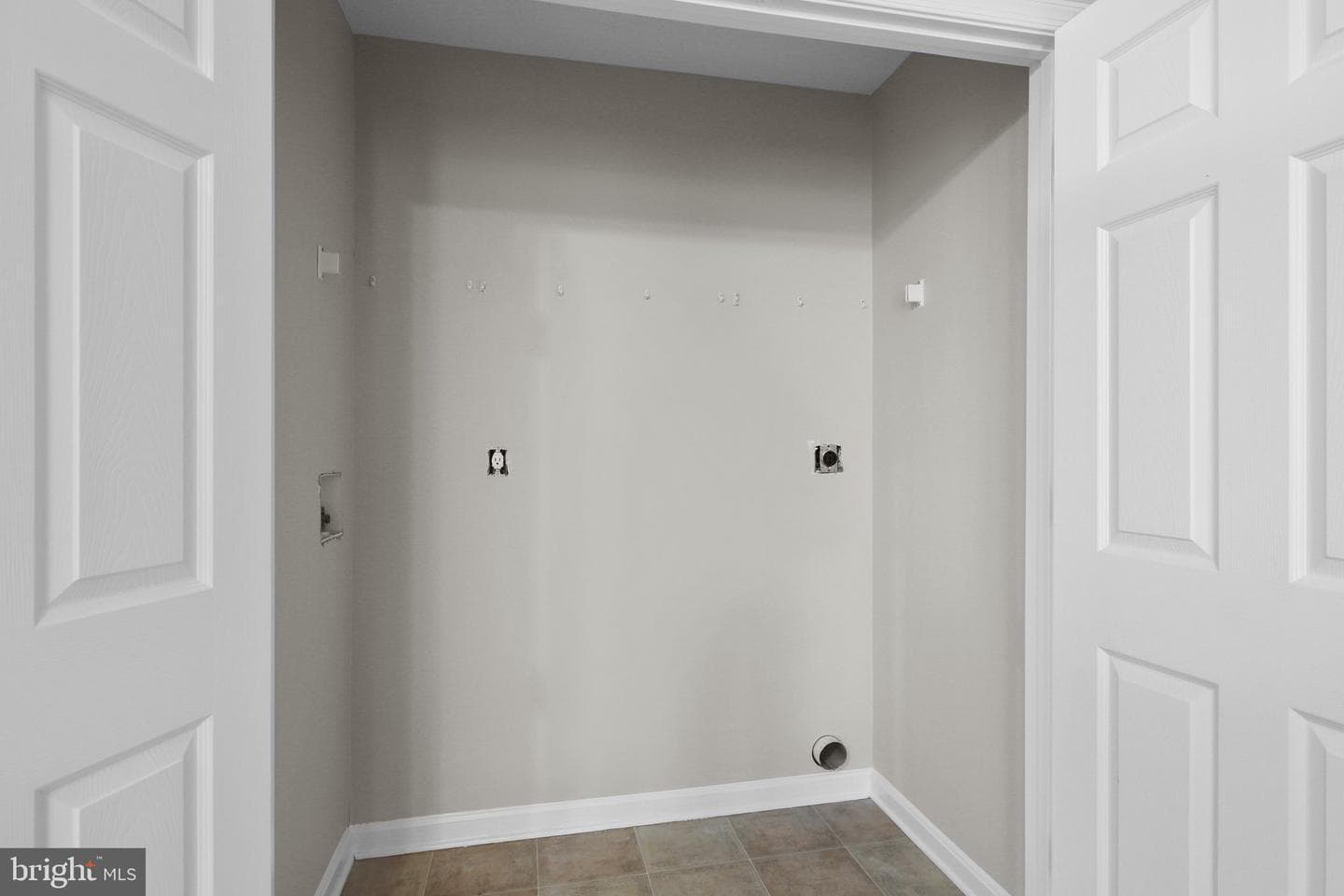 687 Welsh Drive photo 8