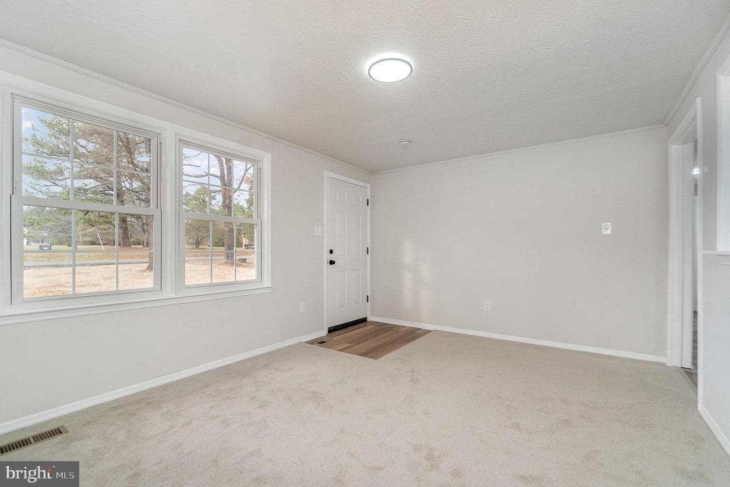 19256 Perimeter Road photo 2